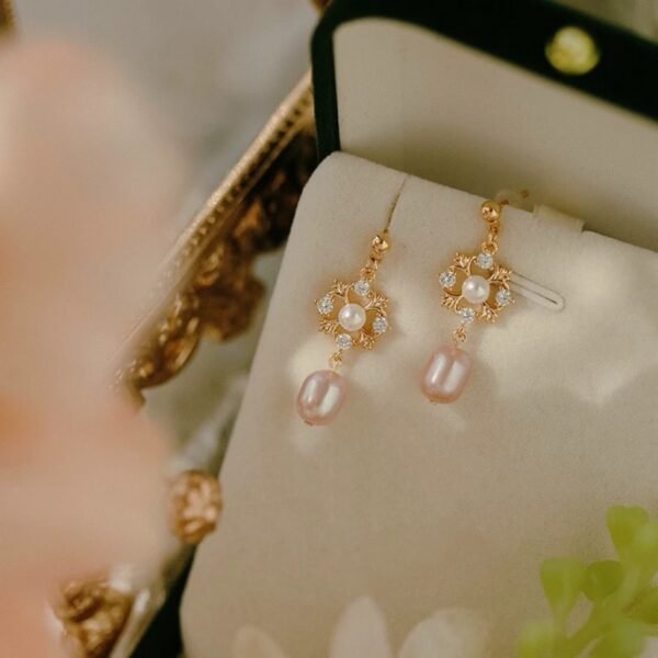 French court-style elegant earrings, natural pearl jewelry, vintage drop earrings, featuring 6-7mm natural light pink freshwater pearls / silver posts.
